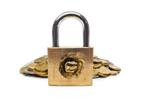 Blokada bezpieczeństwa i kupie monety — Zdjęcie stockowe