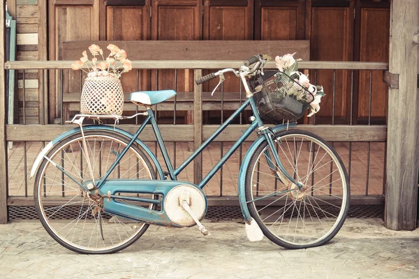 오래 된 클래식 자전거 — 스톡 사진