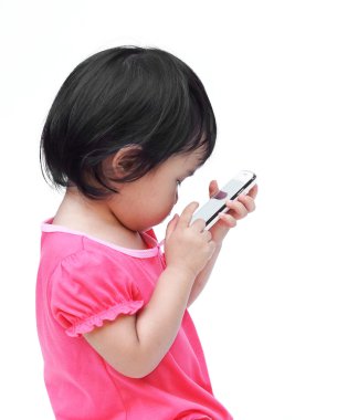 Asyalı çocuk bir smartphone ile oynamak