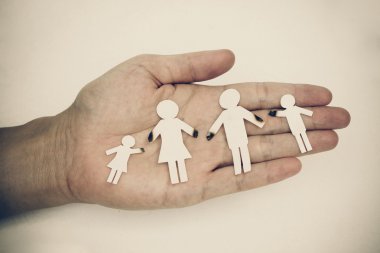 Aile kırık kağıt kesme