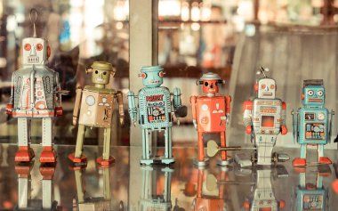eski klasik robot oyuncaklar