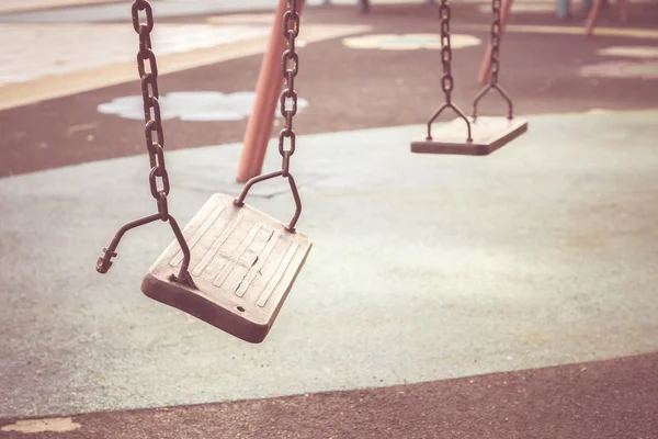 Broken chain swing