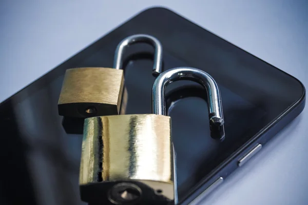 Security breach on mobile phone — Stock Photo, Image