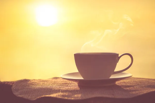 Silhuetter av sunrise morgonkaffe — Stockfoto