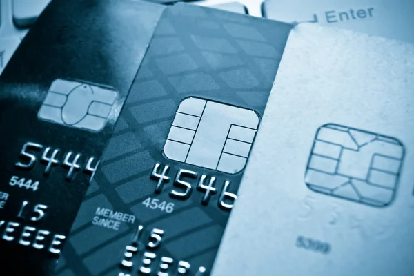 Creditcard op computertoetsenbord — Stockfoto