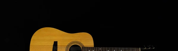 Klassische Akustische Holzgitarre Nahaufnahme Auf Schwarzem Hintergrund Rock Countrymusik Konzept — Stockfoto