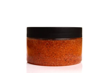 Beyaz bir ayna yüzeyindeki yüz ovma ve spa tedavileri