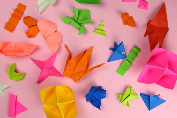 Artigianato Origami Fatto Carta Colorata Sfondo Rosa — Foto Stock