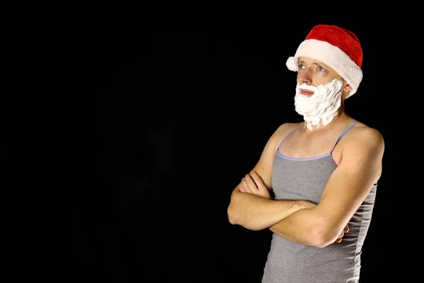 Santa Man Med Skägg Raklödder Klädd Hem Shirt Svart Bakgrund — Stockfoto