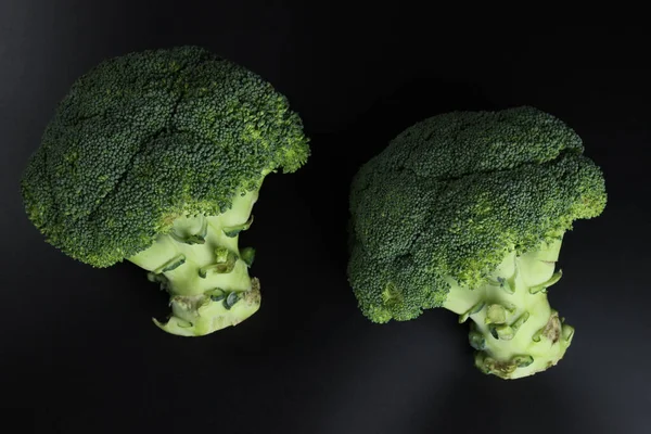 Broccoli Freschi Fondo Nero Cibo Vegetariano Sano — Foto Stock