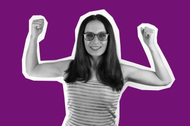 Genç kadın pazılarını gösteriyor. Dergi Biçimi