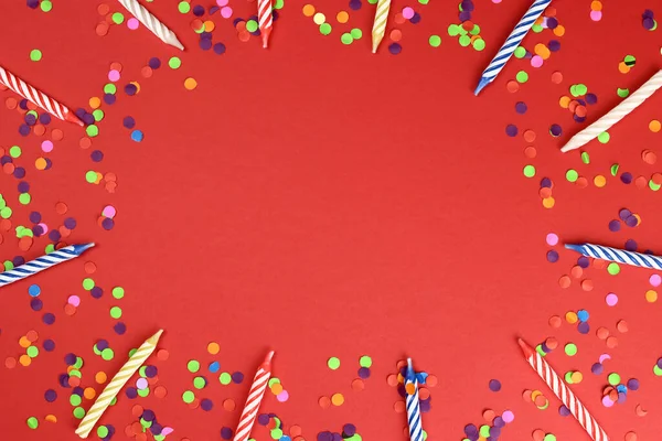Quadro Velas Aniversário Coloridas Fundo Vermelho Festa Celebração Espaço Cópia — Fotografia de Stock