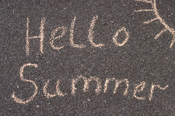 Hallo Zomer Geschreven Krijt Het Asfalt — Stockfoto