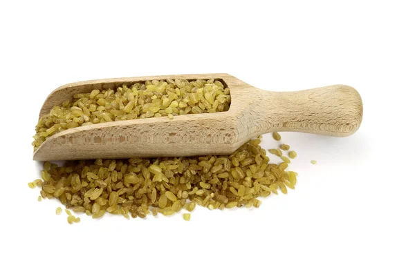 Grão Trigo Bulgur Uma Colher Madeira Isolada Branco Vegan Comida — Fotografia de Stock