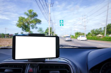 Boş mobil akıllı telefon seçici odak po hava ile gitmek için bir yol üzerinde