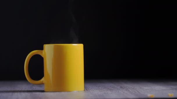 Pouring Hot Steam Water Yellow Mug Hot Coffee Smoke Black — Stock Video