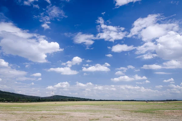 Paisaje de montaña cielo y nube campo seco — Foto de Stock