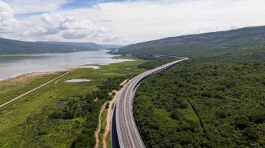 İnsansız hava aracı Phimai Tarih Parkı 'nın havadan görüntüsünü çekti. Khmer İmparatorluğu 'nun antik taş tapınak yapıları. Nakhon Ratchasima, Tayland