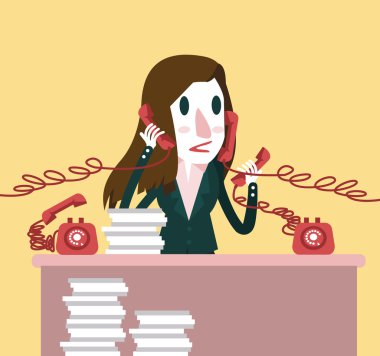 Bir sürü telefon tutarak meşgul iş kadını.
