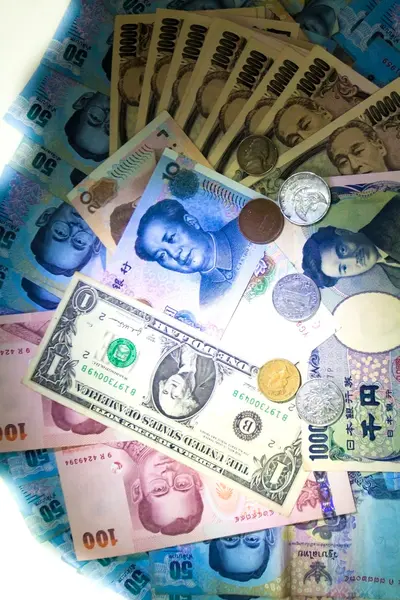 Arka plan para zengin banknot ve madeni para