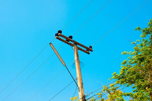 Colonne de ligne électrique tour — Photo