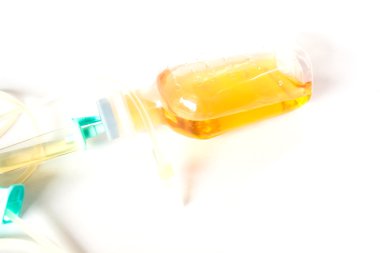 Tuzlu çözüm damla hastanede hasta ve infüzyon pompa yukarıya kapatmak