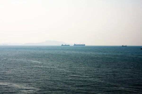 Looking far away for sea transportation — Stock Photo, Image