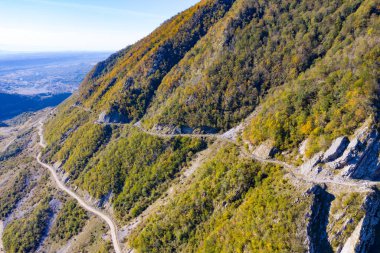 Ormanın güzel manzarası, İHA 'dan dağlar