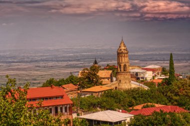 Signagi ve Alazani Vadisi, Georgia manzarası. Gürcistan, Kakheti bölgesinde Sighnaghi aşk şehri