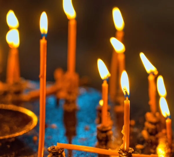 Queimar Velas Uma Igreja Ortodoxa — Fotografia de Stock