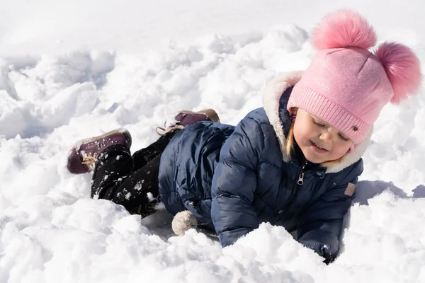 Girl Lies Snow Winter — Stock Photo, Image