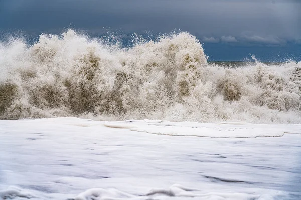 Mořské Vlny Během Bouře Modré Obloze — Stock fotografie