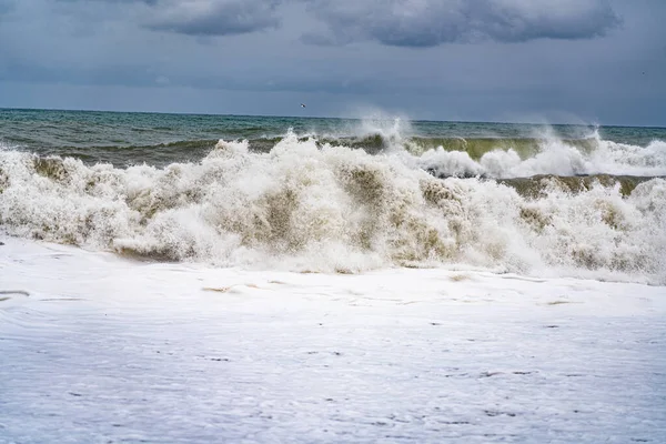 Nubes Tormenta Sobre Agua Del Mar Cielo Dramático Olas Gigantes — Foto de Stock