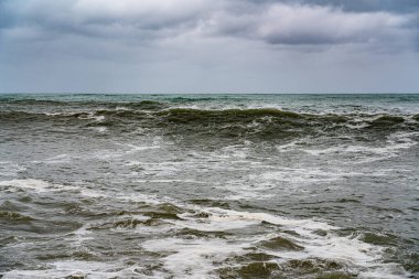 Karadeniz 'in fırtınalı dalgaları
