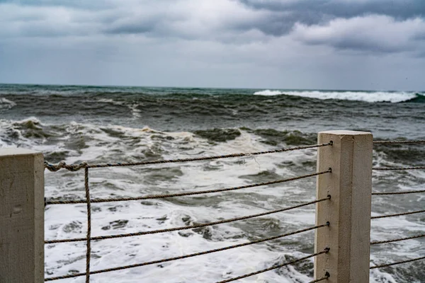 Cerca Corda Fundo Tempestade — Fotografia de Stock