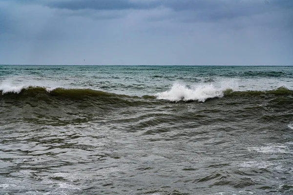 Mer Avec Grandes Vagues Lors Une Tempête Dans Soirée — Photo