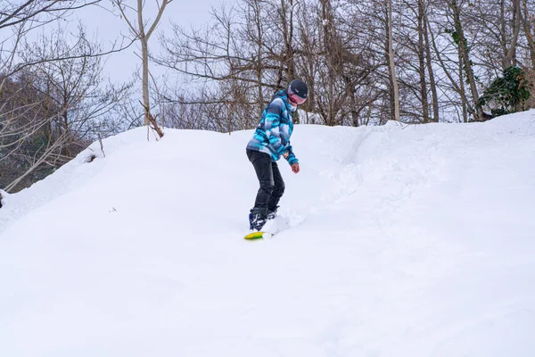 Homem Snowboard Nas Montanhas — Fotografia de Stock