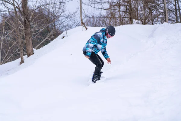 Homem Snowboard Nas Montanhas — Fotografia de Stock