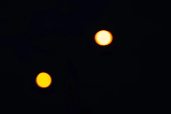 Siyah Arkaplanda Parlak Yuvarlak Işıklar — Stok fotoğraf
