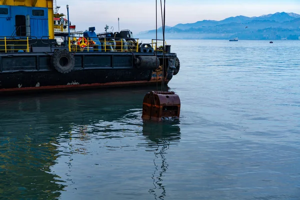 Batumi Georgia Febrero 2021 Lanzamiento Excavadora Flotante Con Pluma — Foto de Stock