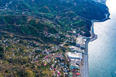 Bir İHA 'dan sahil köyünün güzel panoramik manzarası