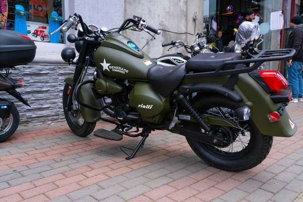 Batumi Georgia Квітня 2021 Зелений Мотоцикл Вулиці Chavchavadze — стокове фото