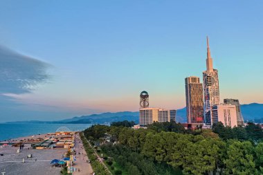 Batumi, Georgia - 28 Nisan 2021: Le Meridien Oteli, hava manzaralı