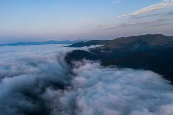 Montagnes Dessus Des Nuages Beau Coucher Soleil — Photo