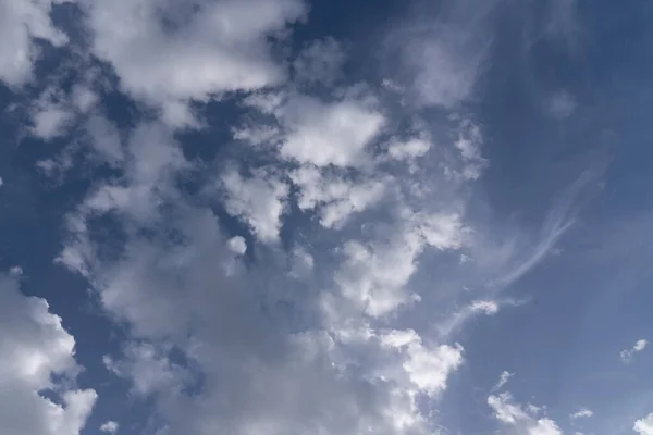4月のバトゥミ市の美しい雲 — ストック写真