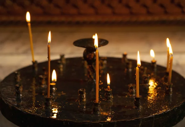 Batumi Geórgia Março 2021 Queimando Velas Templo Fogo Sagrado — Fotografia de Stock