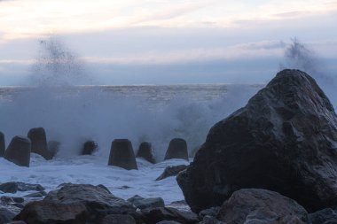 Karadeniz 'de Dalgalar