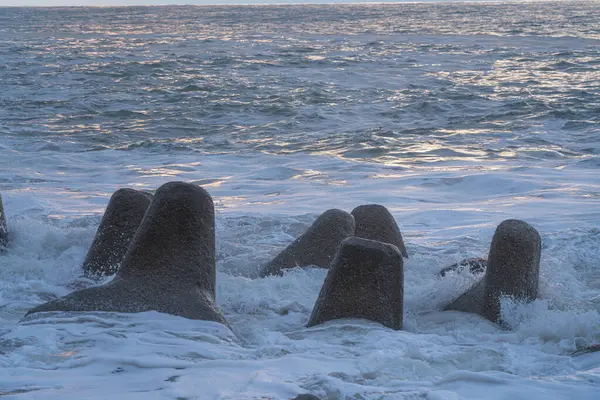 Vågor Som Träffar Tetrapoder Svarta Havet — Stockfoto