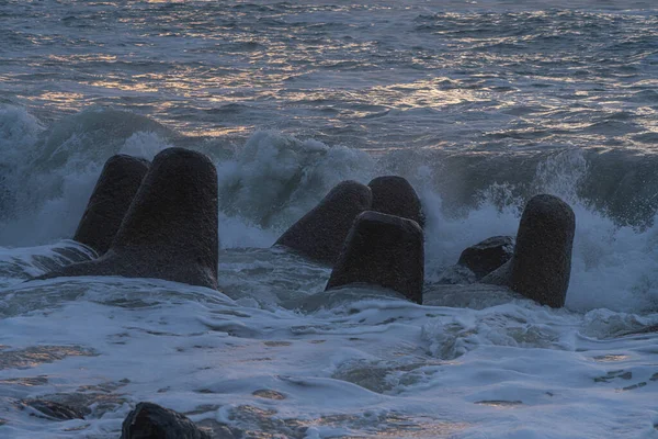 Vågor Som Träffar Tetrapoder Svarta Havet — Stockfoto