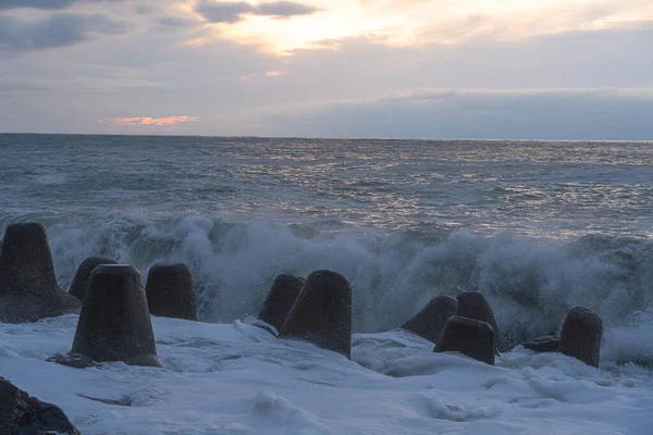 Wellen Treffen Tetrapoden Schwarzen Meer — Stockfoto